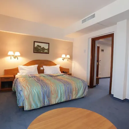 Savoy 4*